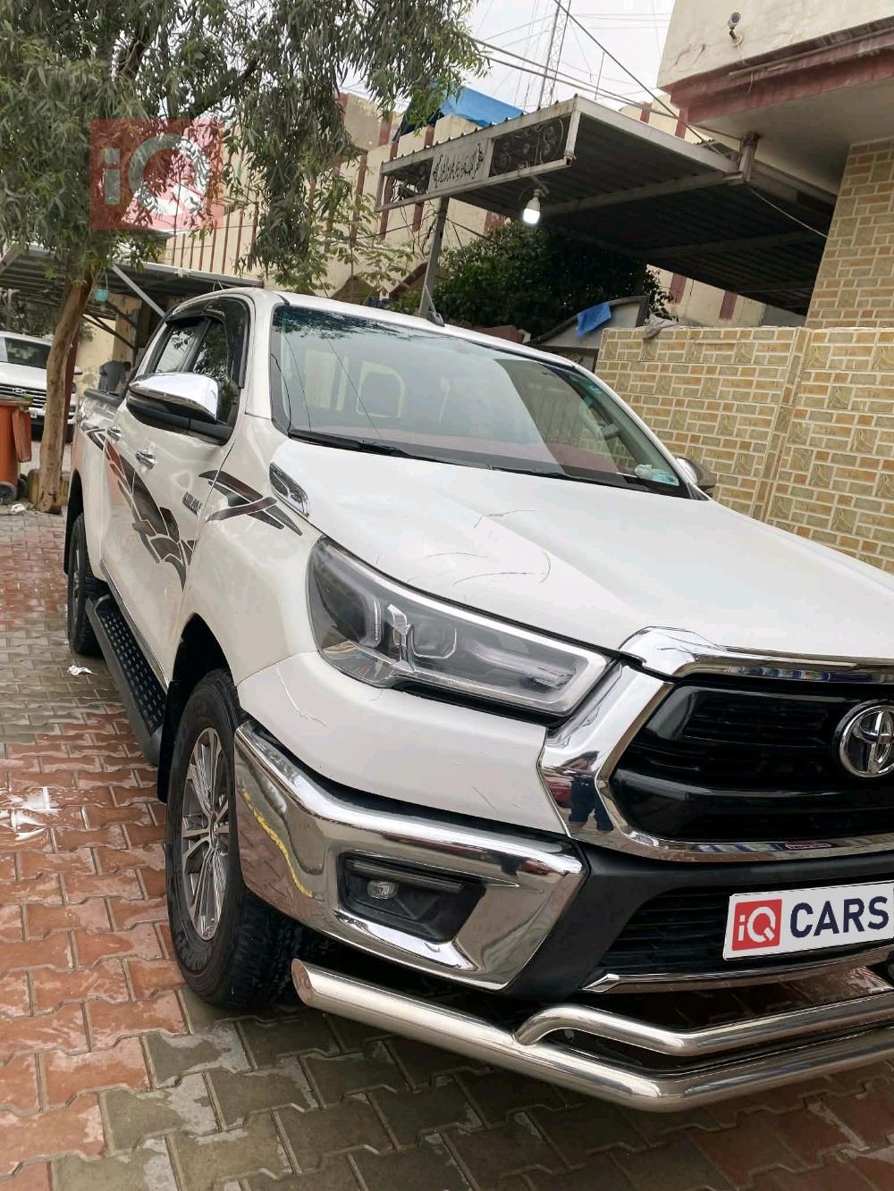 تويوتا هايلوكس